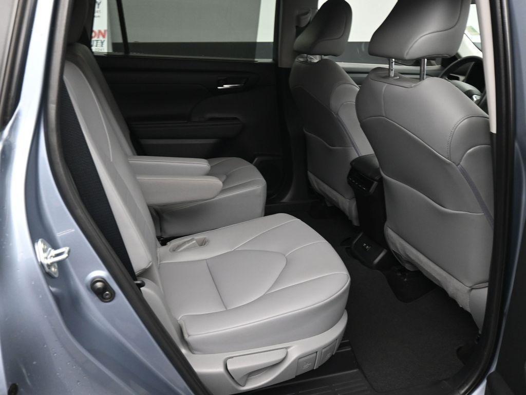 used 2020 Toyota Highlander car, priced at $31,992