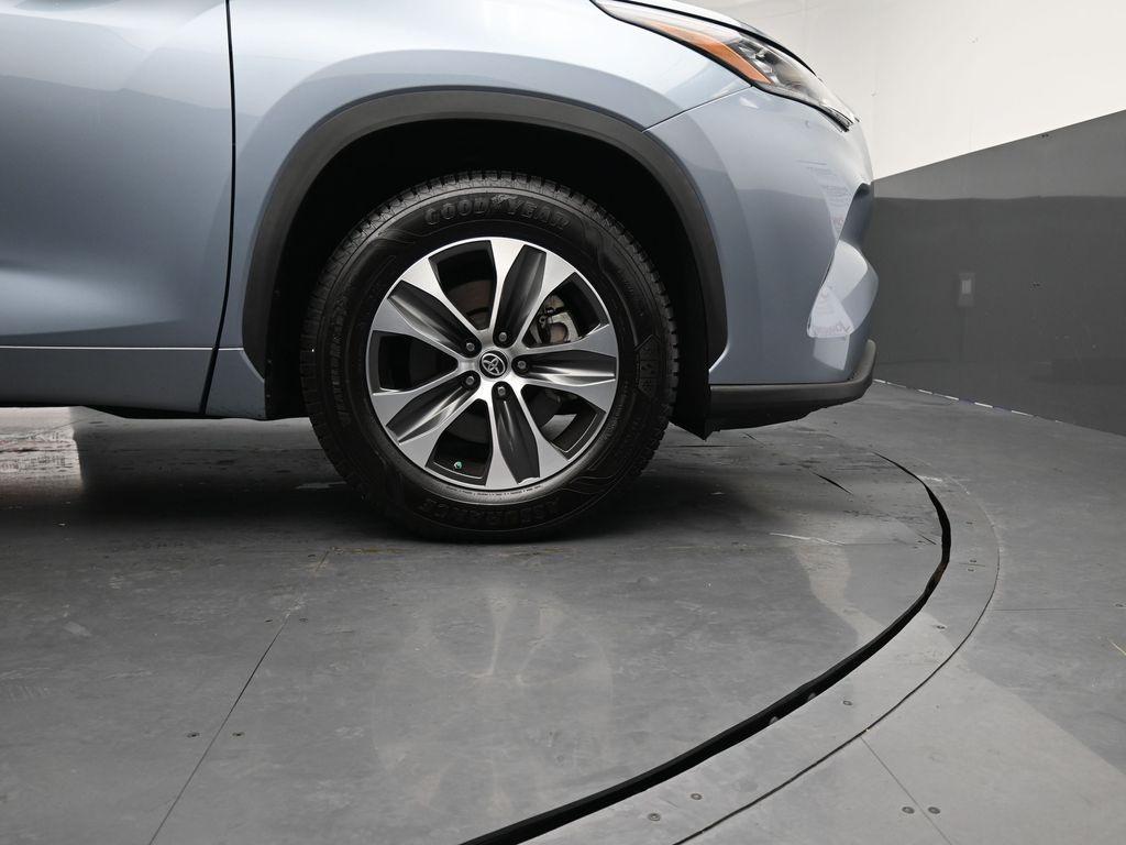 used 2020 Toyota Highlander car, priced at $31,992