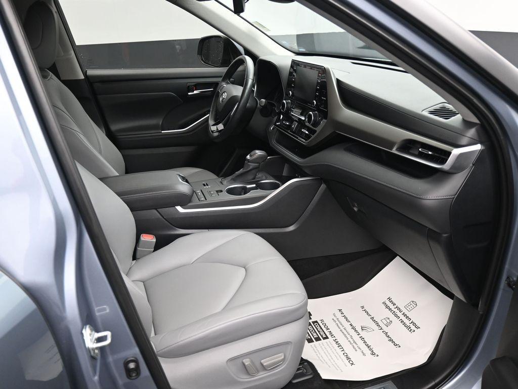 used 2020 Toyota Highlander car, priced at $31,992
