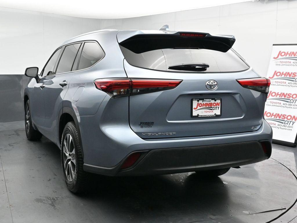 used 2020 Toyota Highlander car, priced at $31,992