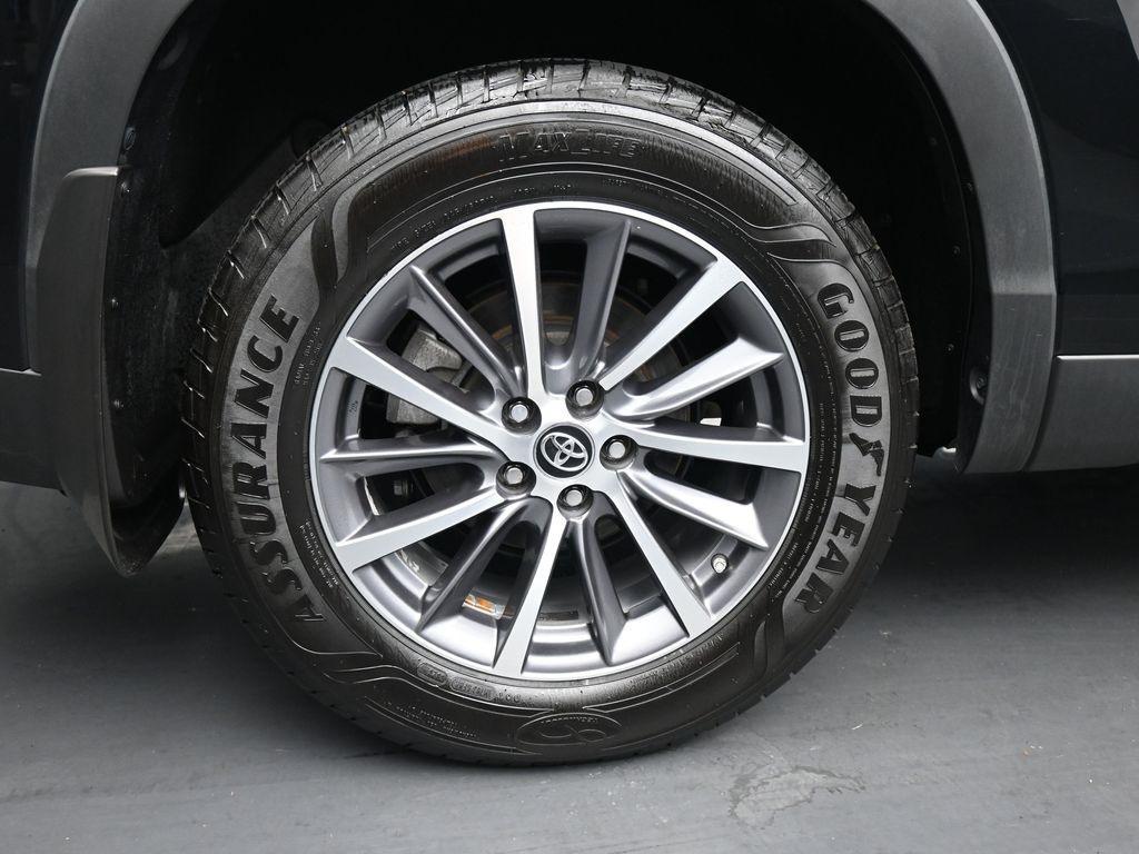 used 2019 Toyota Highlander car, priced at $21,984