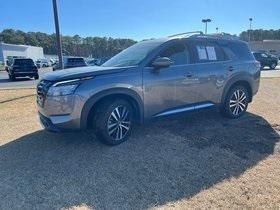 used 2023 Nissan Pathfinder car, priced at $39,253