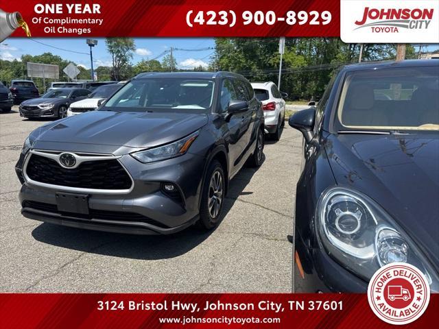 used 2020 Toyota Highlander car, priced at $30,826