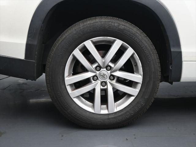 used 2015 Toyota Highlander car, priced at $14,940