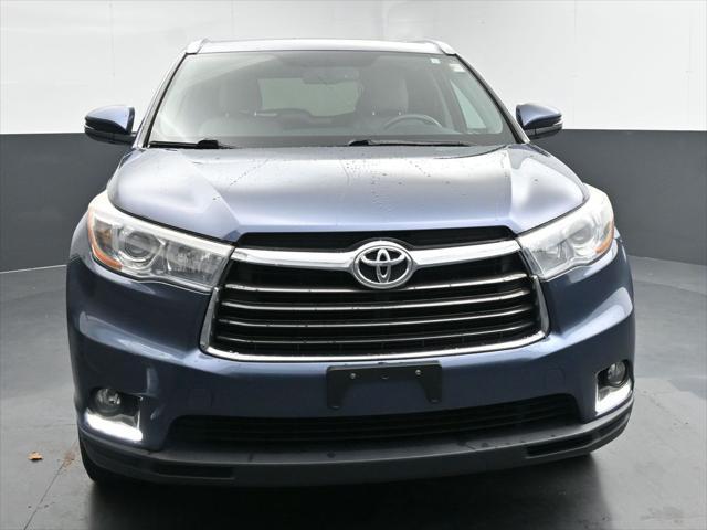 used 2016 Toyota Highlander car, priced at $22,546