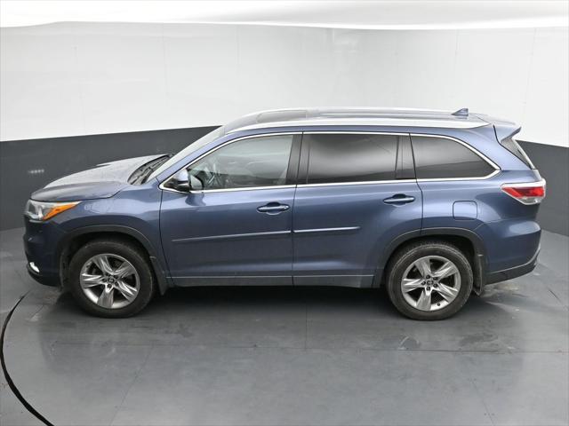 used 2016 Toyota Highlander car, priced at $22,546