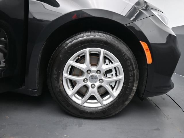 used 2023 Chrysler Pacifica car, priced at $23,160