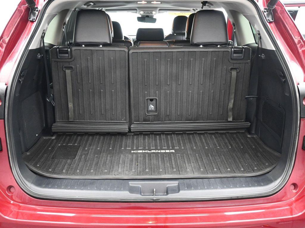 used 2021 Toyota Highlander car, priced at $31,265
