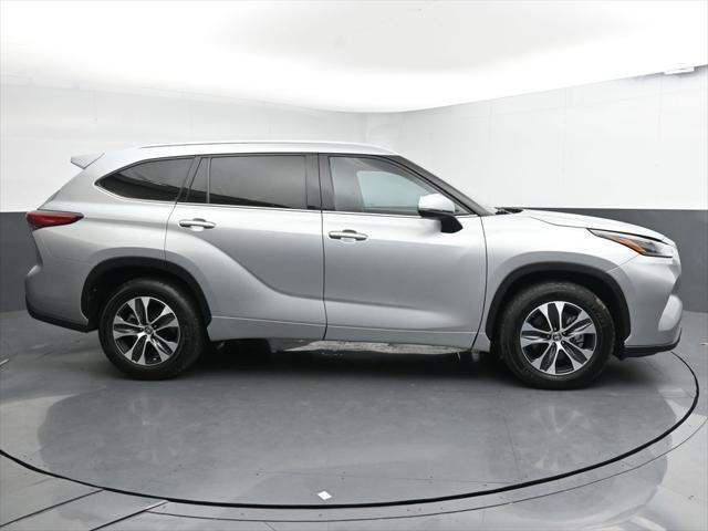 used 2021 Toyota Highlander car, priced at $27,430