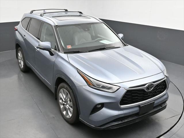 used 2022 Toyota Highlander car, priced at $38,430