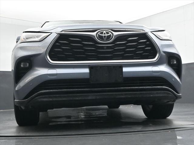 used 2022 Toyota Highlander car, priced at $38,430