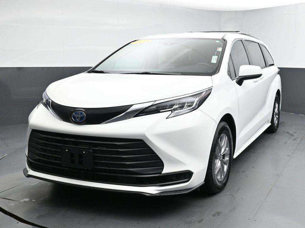 used 2022 Toyota Sienna car, priced at $37,912