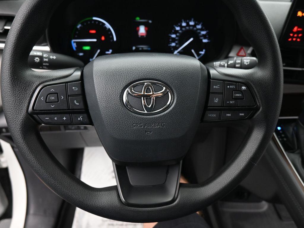 used 2022 Toyota Sienna car, priced at $37,912