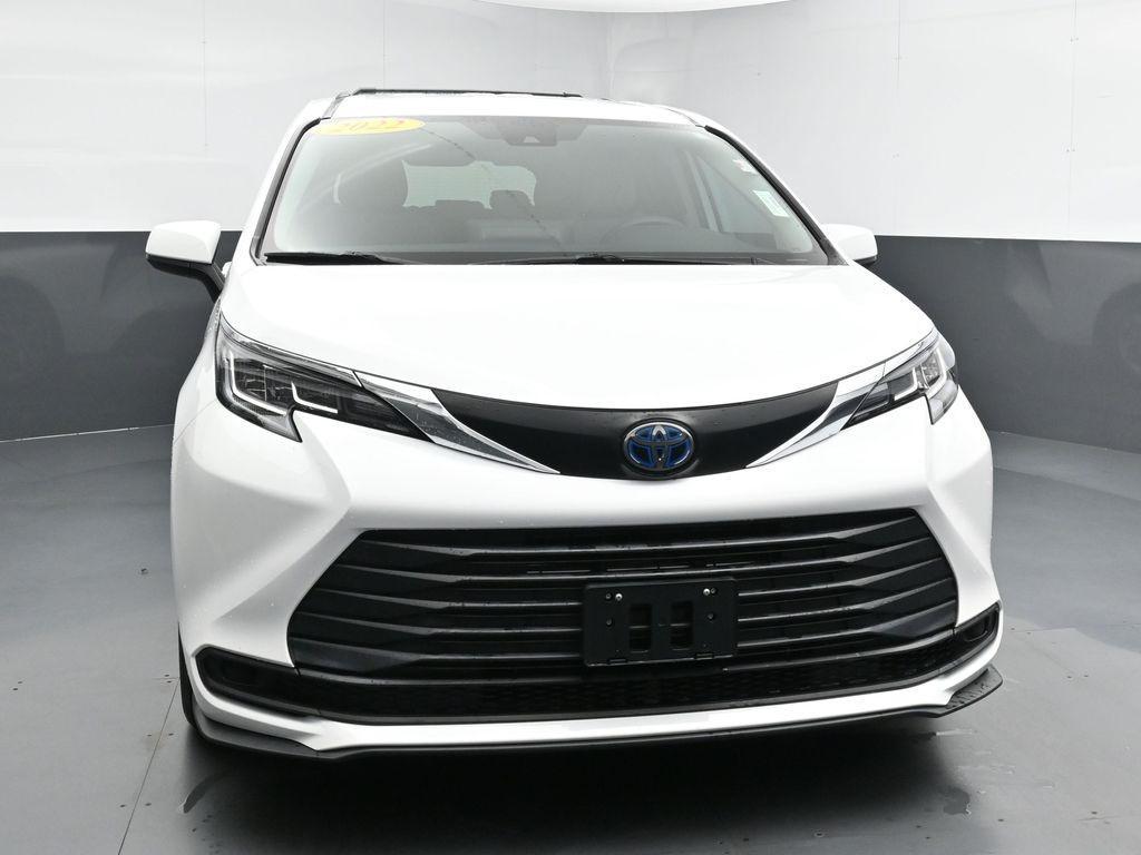 used 2022 Toyota Sienna car, priced at $37,912