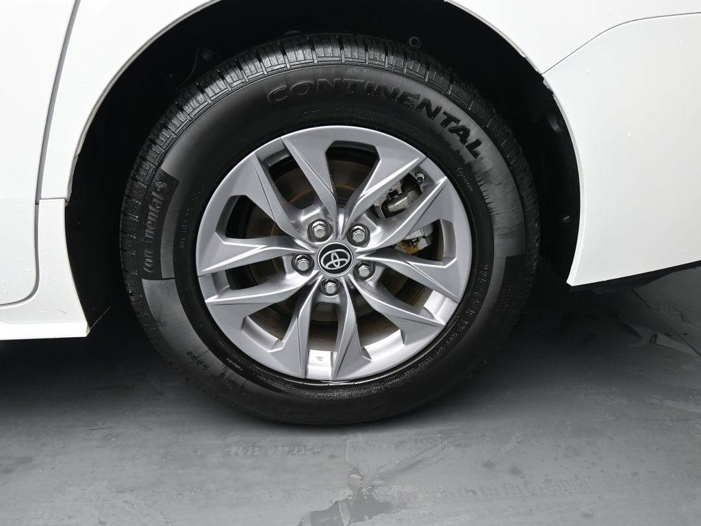 used 2022 Toyota Sienna car, priced at $37,912
