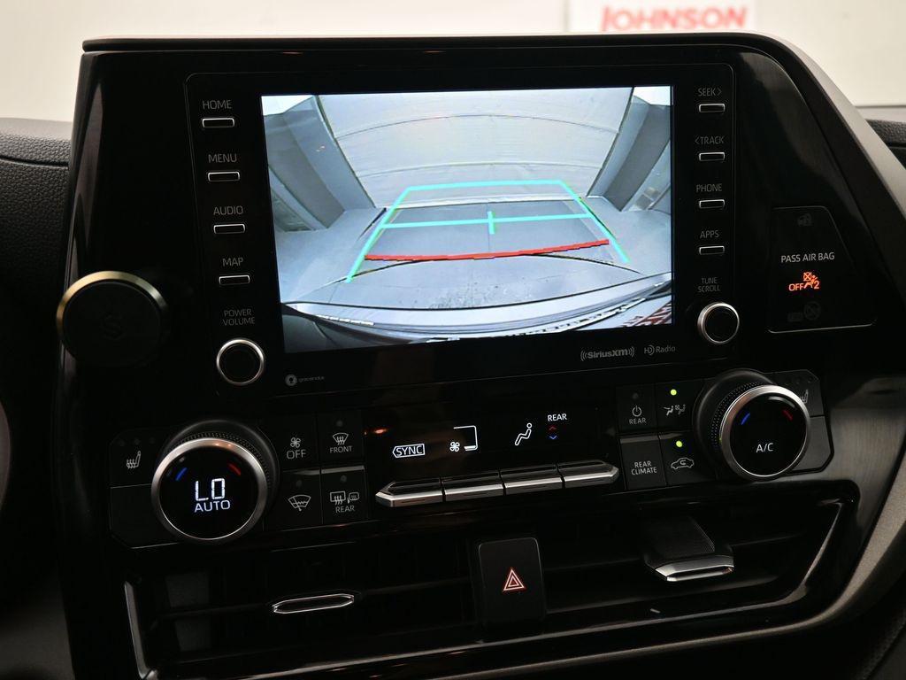 used 2022 Toyota Highlander car, priced at $35,071