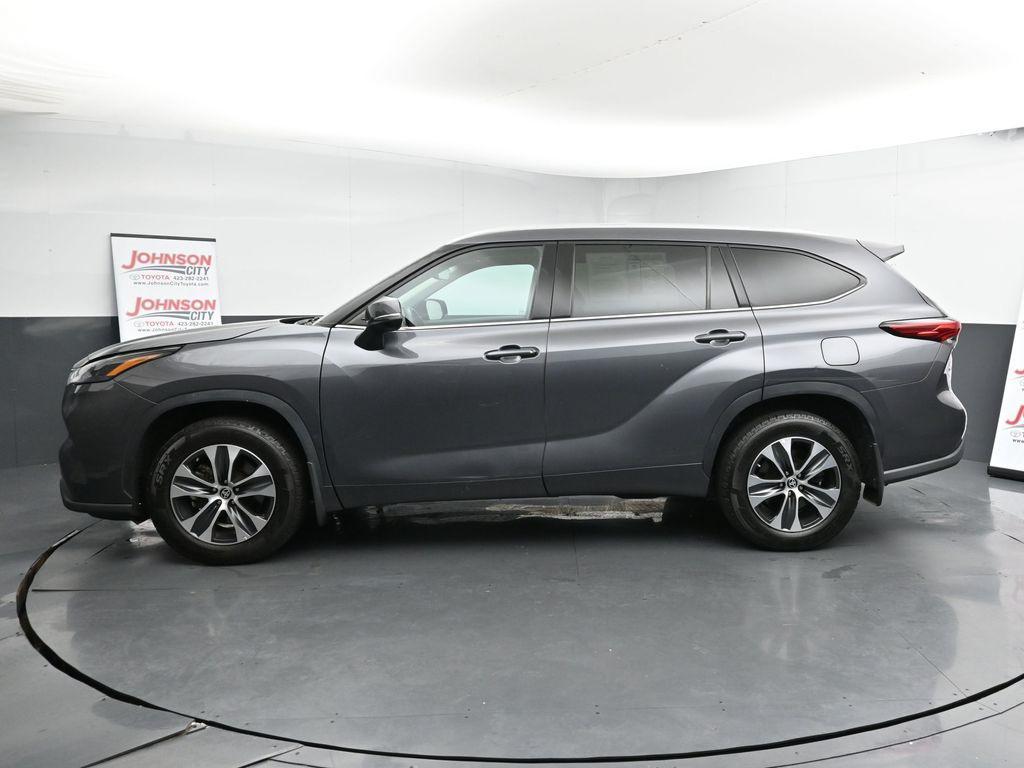used 2022 Toyota Highlander car, priced at $35,071
