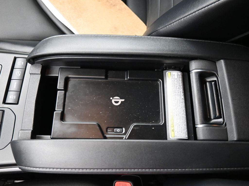 used 2022 Toyota Highlander car, priced at $35,071