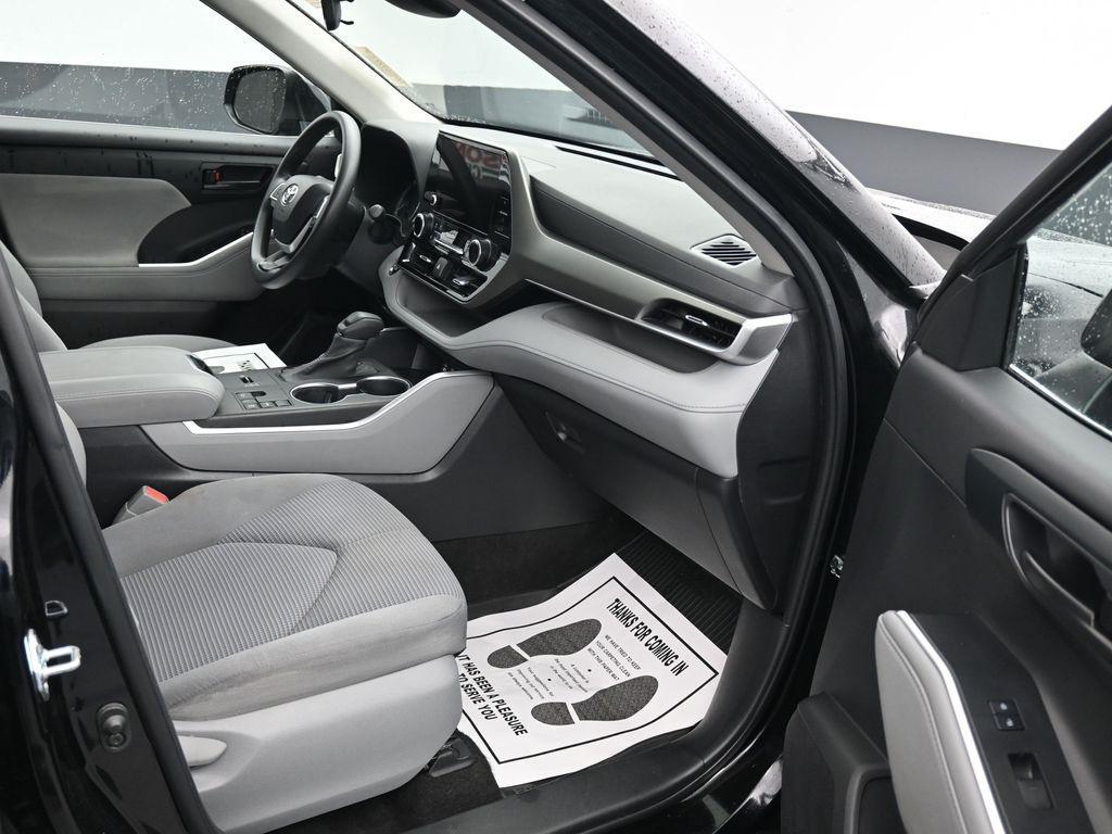 used 2023 Toyota Highlander car, priced at $30,852
