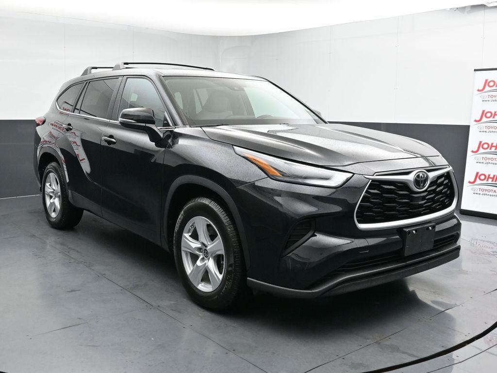 used 2023 Toyota Highlander car, priced at $30,852