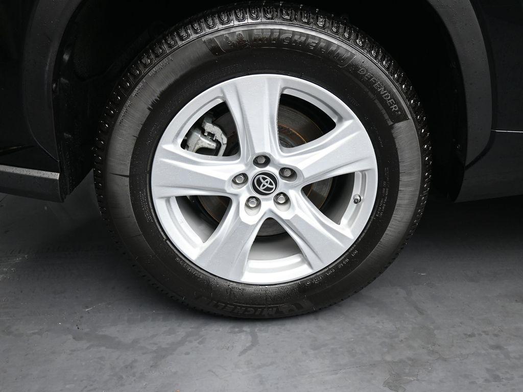 used 2023 Toyota Highlander car, priced at $30,852