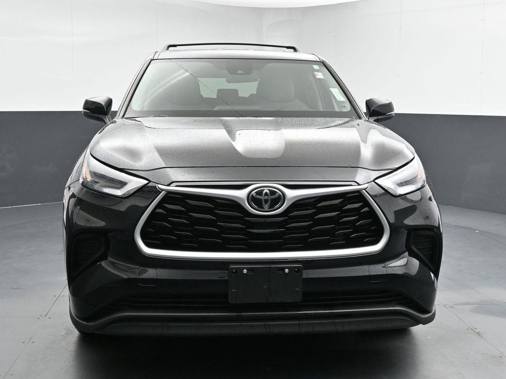 used 2023 Toyota Highlander car, priced at $30,852