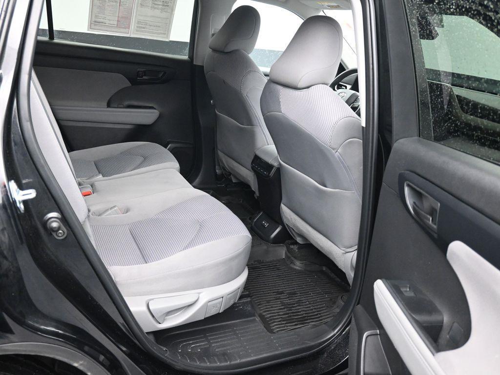 used 2023 Toyota Highlander car, priced at $30,852