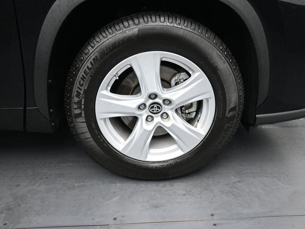 used 2023 Toyota Highlander car, priced at $30,852
