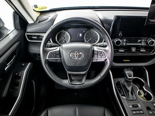 used 2024 Toyota Highlander car