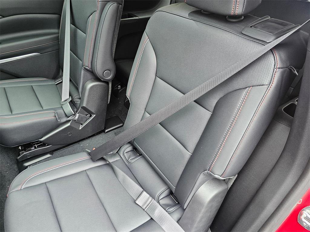 new 2026 Chevrolet Traverse car, priced at $54,015