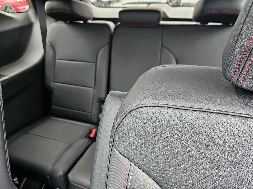 new 2026 Chevrolet Traverse car, priced at $54,015