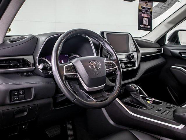 used 2023 Toyota Highlander car