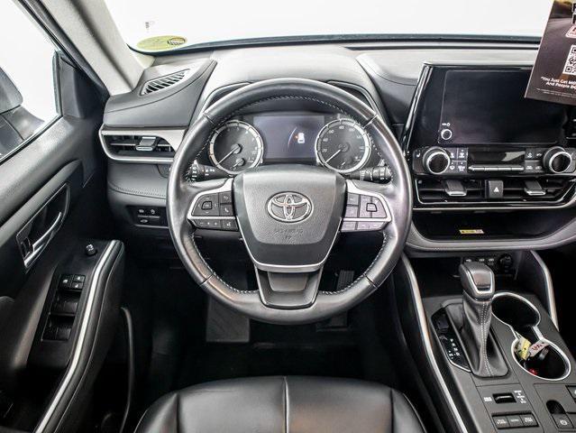 used 2023 Toyota Highlander car