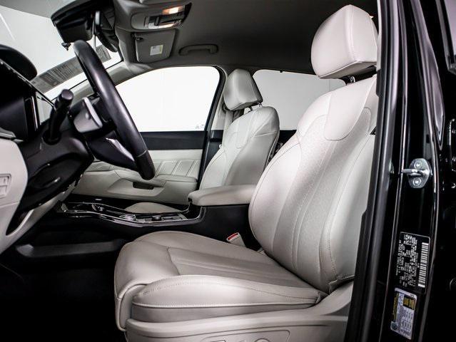 used 2023 Kia Sorento Hybrid car
