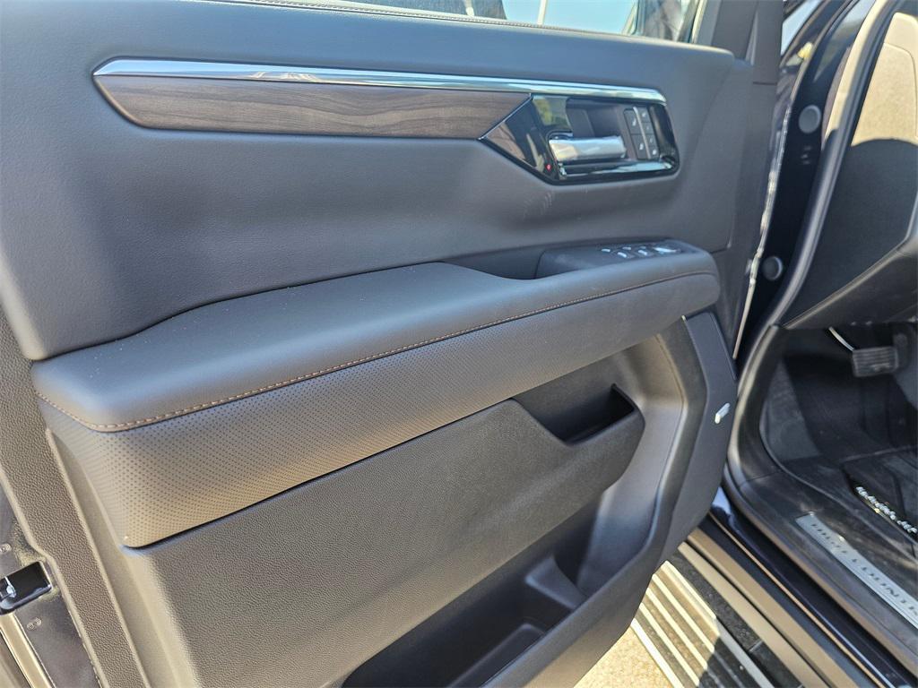 new 2026 Chevrolet Suburban car, priced at $97,075