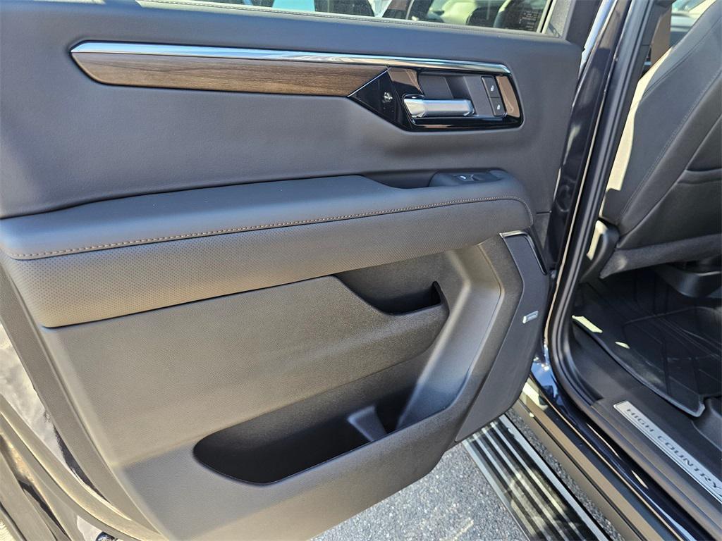 new 2026 Chevrolet Suburban car, priced at $97,075
