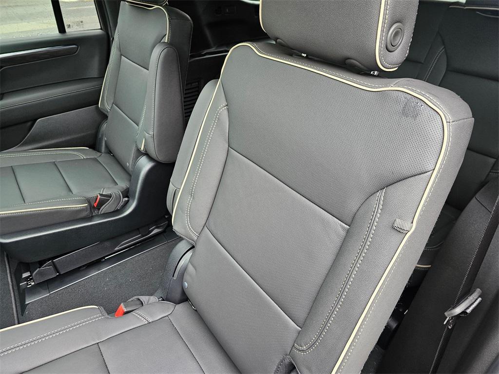 new 2025 Chevrolet Suburban car, priced at $86,515