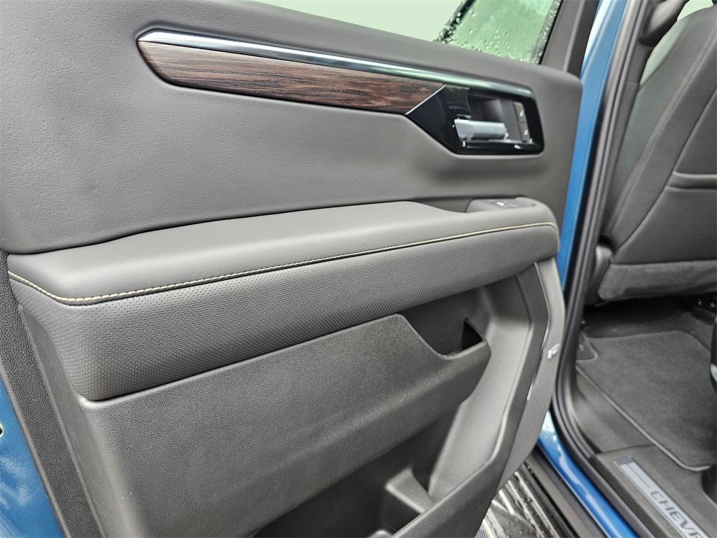 new 2025 Chevrolet Suburban car, priced at $86,515