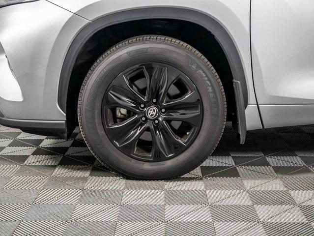 used 2024 Toyota Highlander car