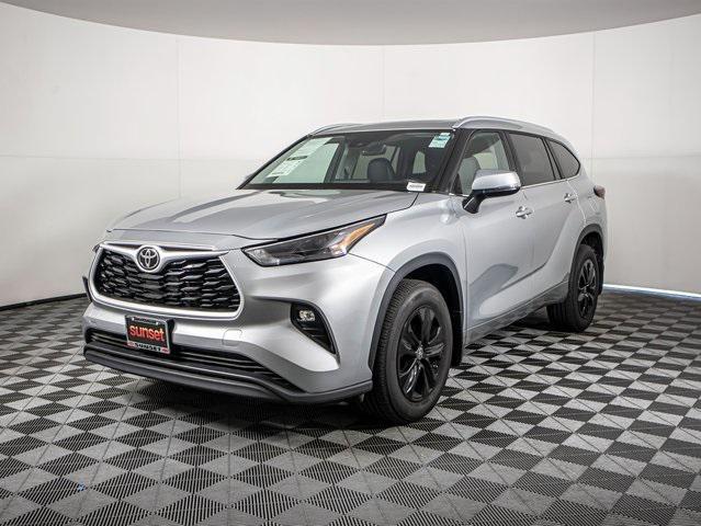 used 2024 Toyota Highlander car