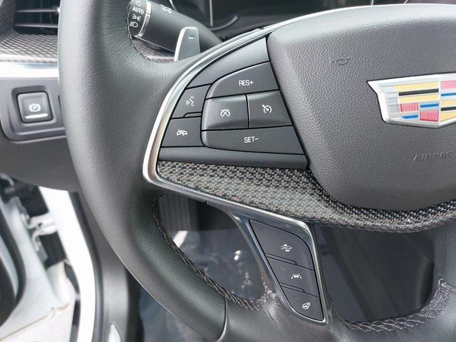 used 2022 Cadillac XT5 car, priced at $38,175