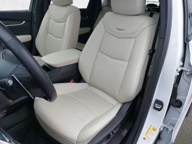 used 2022 Cadillac XT5 car, priced at $38,175
