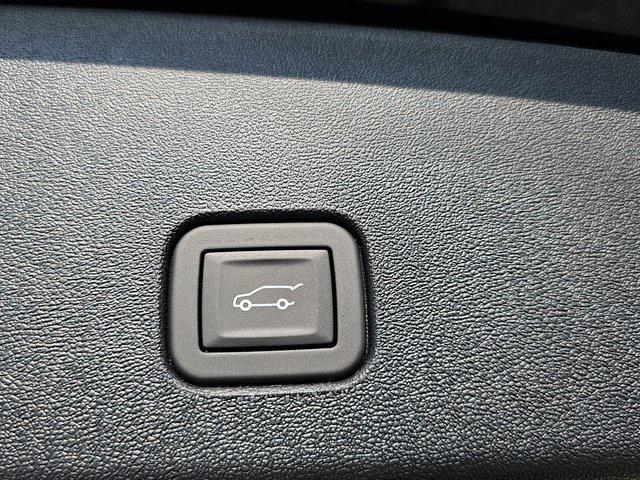 new 2025 Cadillac OPTIQ car