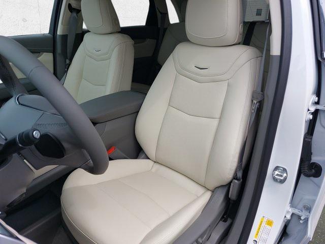 new 2025 Cadillac XT5 car, priced at $58,985
