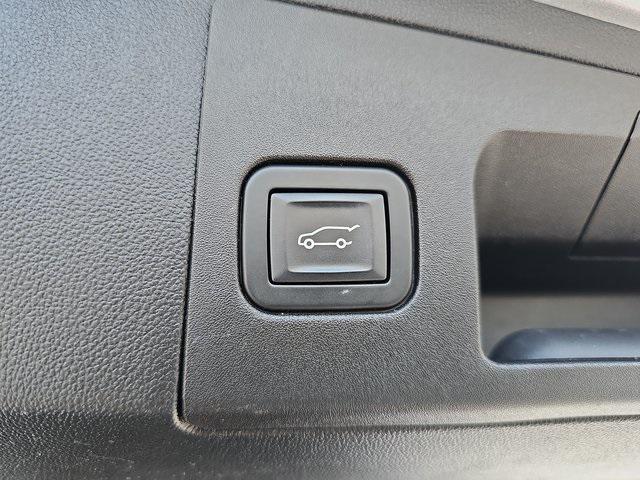 used 2018 Cadillac XT5 car, priced at $20,980