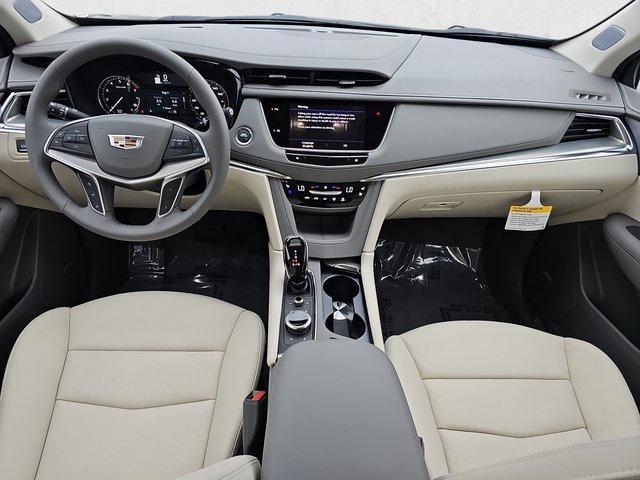 new 2025 Cadillac XT5 car, priced at $54,840