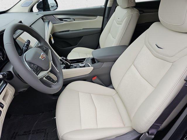 new 2025 Cadillac XT5 car, priced at $54,840