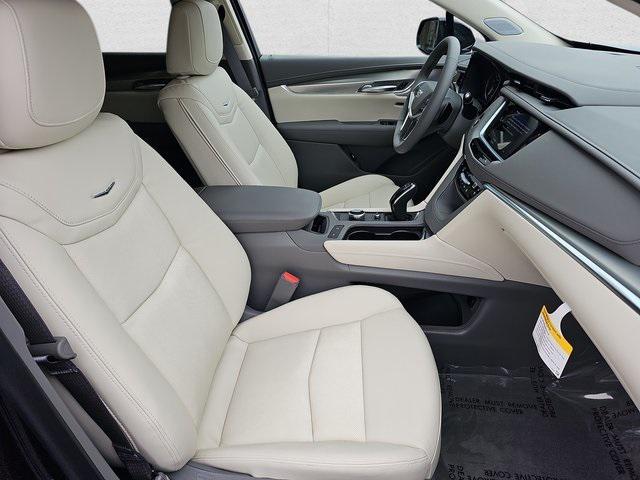 new 2025 Cadillac XT5 car, priced at $54,840
