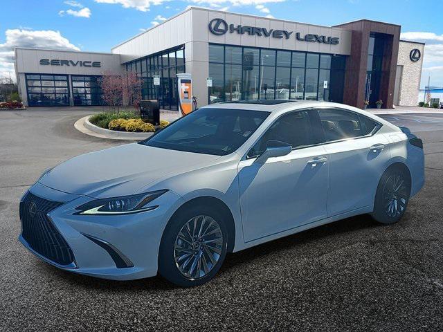 new 2025 Lexus ES 300h car, priced at $53,888