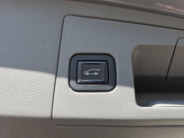 used 2020 Cadillac XT5 car, priced at $24,928